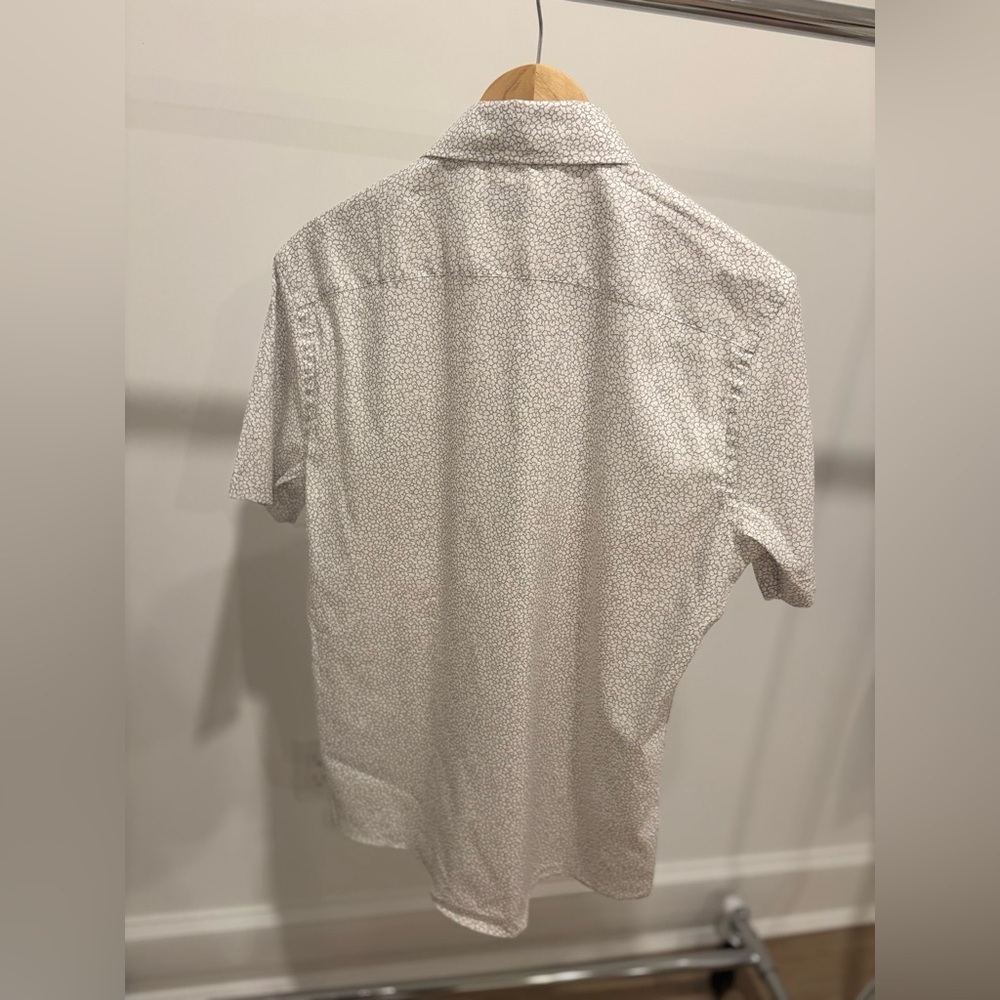 faherty Mens Movement White Patterned Short Sleeve Button Down - Picture 2 of 2